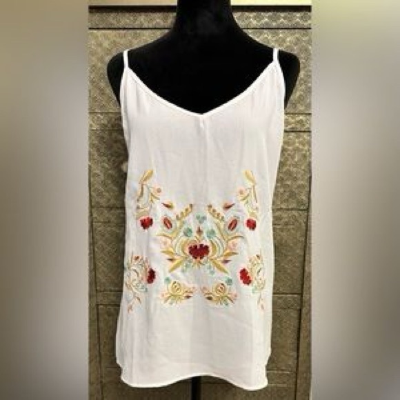 Tecrew white polyester cami with embroidered floral design - Picture 1 of 4